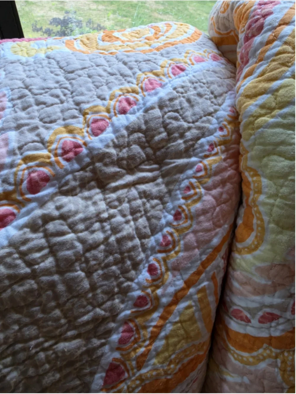 Cynthia Rowley Queen Quilt Set Vibrant Pink, Orange & Yellow Paisley Print Boho